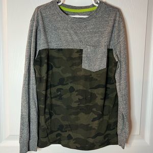 Old Navy Green Camo Long Sleeve Shirt 10/12